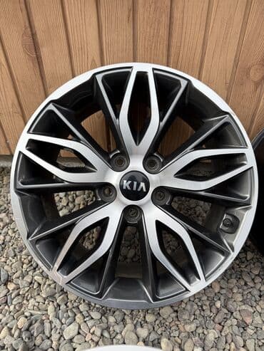 Паркет: Литые Диски R 17 Kia, Комплект, отверстий - 5, Б/у — 3