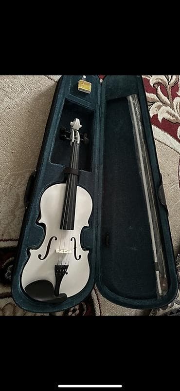 Скрипки: Скрипка 4/4 новая, договор по цене возможен пишите на ватсап — 1