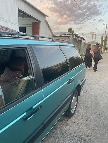 Volkswagen Passat Variant: 1993 г., 2 л, Механика, Бензин, Универсал