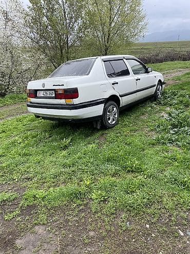 кок талаа: Volkswagen Vento: 1996 г., Седан — 4
