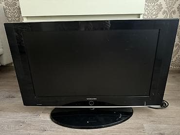 Телевизор Samsung, диагональ около 32" (80 см). С приставкой отдельно