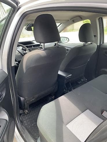 byd e7: Toyota Aqua: 2020 г., 1.5 л, Автомат, Гибрид, Хэтчбэк — 5