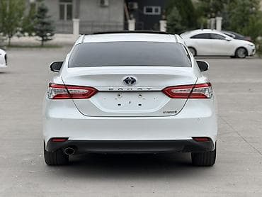 corolla s: Toyota Camry: 2019 г., 2.5 л, Автомат, Гибрид, Седан — 5