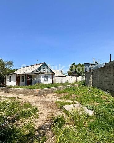 на вариант: 🏠Продается дом в с. Сокулук, верхняя зона 🟡 Комнаты: 3 🟡 Участок: 8 — 1