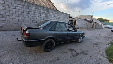 Унаа: Mazda 626: 1989 г., 2 л, Кол менен иштөөчү, Бензин, Седан — 4