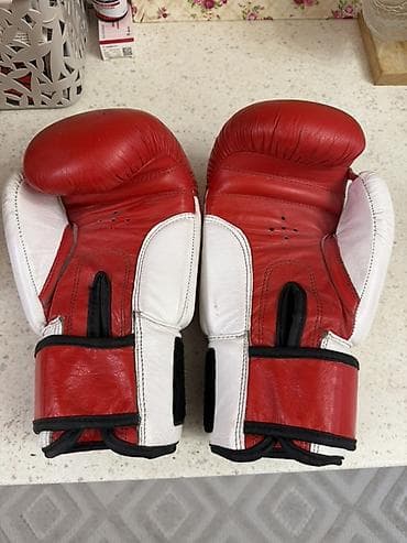 Боксерские перчатки Everlast - Тип: тренировочные перчатки с манжетой