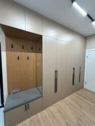 официанты на банкет: Светлая современная квартира с дизайнерской отделкой. ремонт под ключ — 12