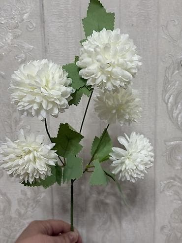 цветы из биссера: Гулдор сатылат. Жаны. Веткалары жакшы. Подставка бар в комплекте 3шт — 2