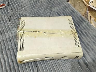 xbox 3: Продаю старушку упала с полки вот и разбилась все работает скачано — 2