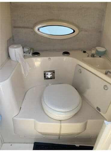 матор кайык: Моторная яхта-кабриолет (круизер) с закрытой рубкой и носовой палубой — 9