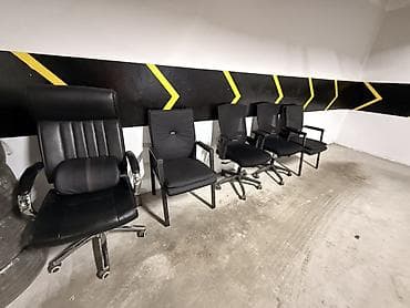 Офисное кресло, С колесиками, цвет - Черный, Кожа