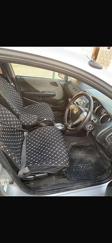 сивик 2007: Honda Fit: 2005 г., 1.3 л, Автомат, Бензин, Хэтчбэк — 7