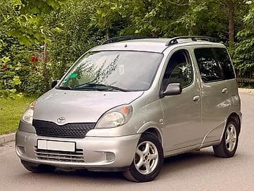 Toyota Yaris Verso: 2001 г., 1.3 л, Кол менен иштөөчү, Бензин, Вэн/Минивэн