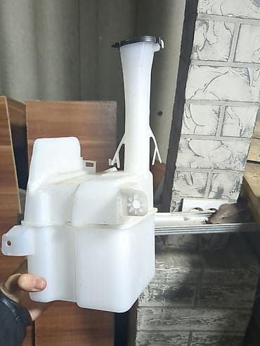 Автокосметика: Бачок Toyota Новый, Аналог — 5