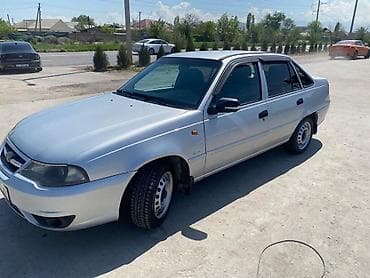 lada 2113: Седан серебристого цвета, 4 двери, кузов классической формы. Основные — 5