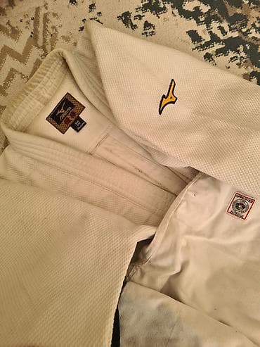 Зимний спорт: Киокусин/дзюдо кимоно (дзюдоги) Mizuno, IJF Approved. - Бренд: Mizuno — 2