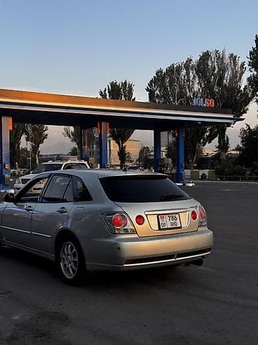 Toyota Altezza: 2002 г., 2 л, Автомат, Бензин, Универсал — 4