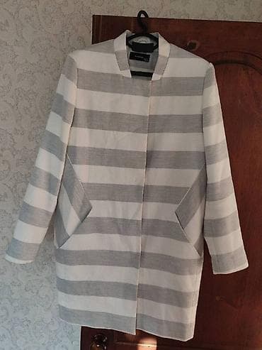 Жакет идеальное состояние на 4 кг сахара,
размер 48