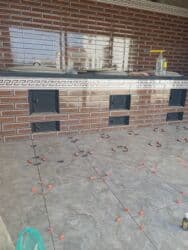 стеклянные посуды: Подготовка стен для укладки, Подготовка стен для грунтовки, Резка плитки | Керамическая плитка, Керамогранитая плитка, Мозаичная плитка | Вертикальная укладка, Диагональная укладка, Горизонтальная укладка Больше 6 лет опыта — 7