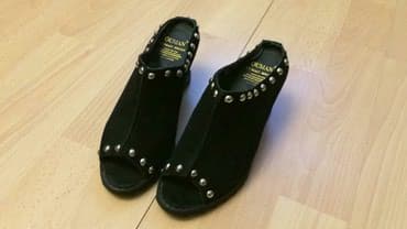 туфли черные с открытым носиком: Шлепанцы замша . 
Новые 1000 — 2