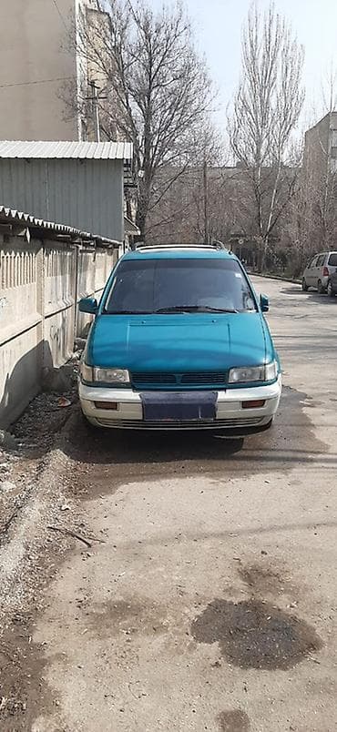 Mitsubishi Space Wagon: 1993 г., 1.8 л, Ручные, Бензин, Минивэн