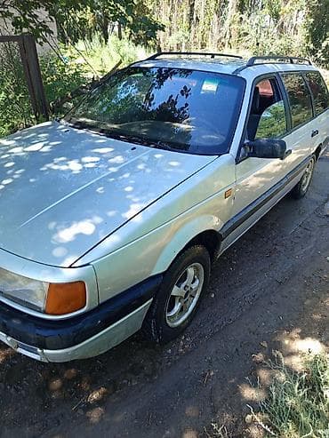 Volkswagen Passat: 1992 г., 1.8 л, Кол менен иштөөчү, Универсал — 1