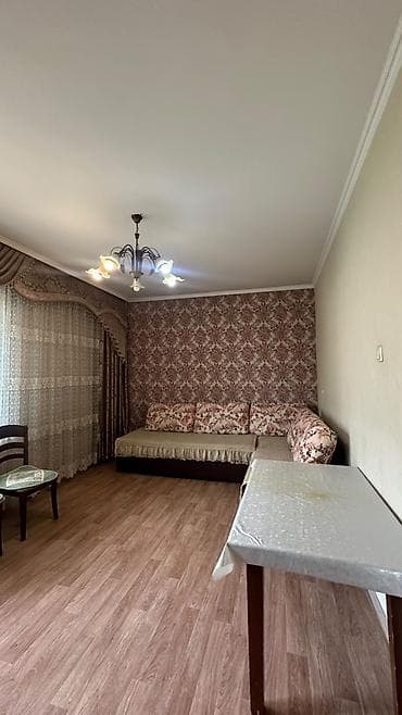 каракол продаю: 3 комнаты, 69 м², 105 серия, 4 этаж, Старый ремонт — 1
