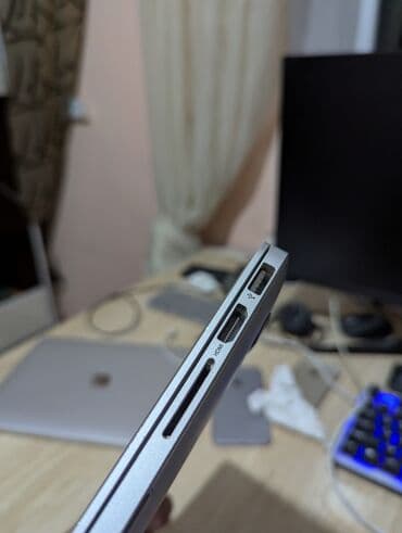 экран ноутбука: Ноутбук, Apple, 8 ГБ ОЗУ, Intel Core i5, 13.3 ", Б/у, Для работы, учебы, память SSD — 13