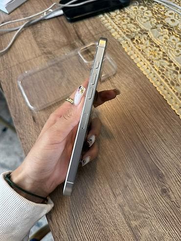 дисплей айфона: IPhone 16 Pro Max, 256 ГБ, Белый, Чехол, 93 % — 4