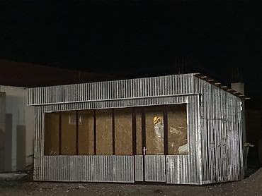 помещение для фаст фуд: Павильон/бытовка из профнастила с витринным остеклением - Каркасная — 1