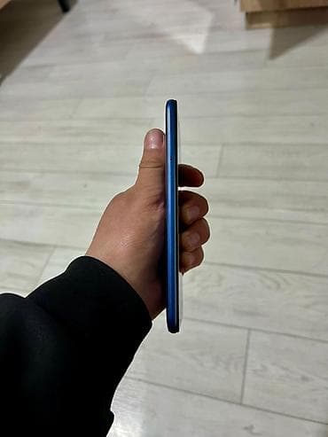 телефоны поко в бишкеке: Poco Pocophone F1, Б/у, 128 ГБ, цвет - Синий, 2 SIM — 3