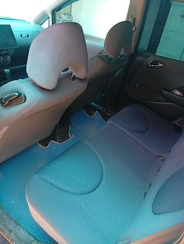 e2 byd: Компактный хэтчбек синего цвета. Основные характеристики по фото: - — 3