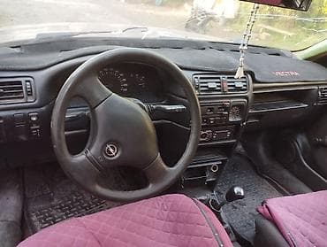 Vauxhall: Opel Vectra: 1991 г., 1.8 л, Механика, Бензин, Хэтчбэк — 6