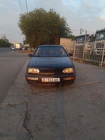 рейка гольф: Volkswagen Golf: 1994 г., Хэтчбэк — 2
