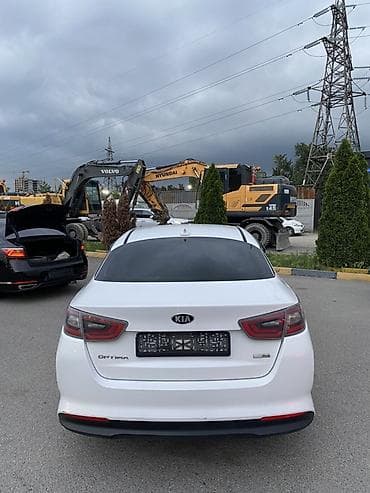 Продажа авто: Kia Optima: 2016 г., Гибрид, Седан — 4