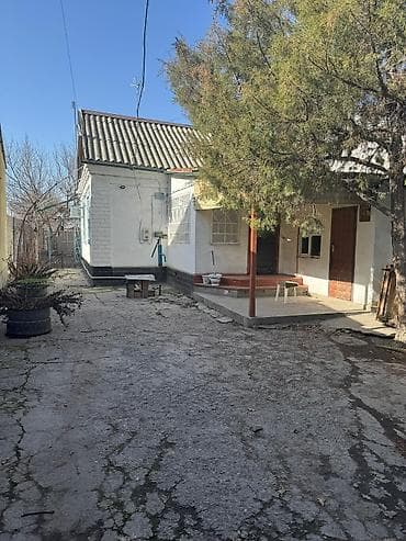 Продаётся дом 52м.кв, участок 9 соток, дом находится по трассе, ближе