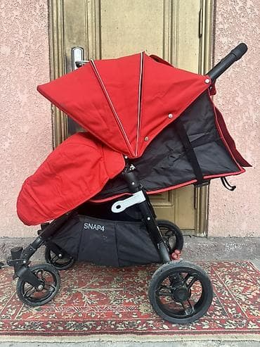 коляски для ребёнка: Прогулочная коляска Valco Baby Snap 4, красная - Лёгкая и манёвренная — 1