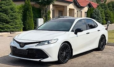 Toyota Camry: 2018 г., Автомат, Бензин, Седан — 1