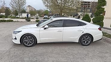 bmw x2: Hyundai Sonata: 2019 г., 2 л, Автомат, Газ, Лифтбек — 3