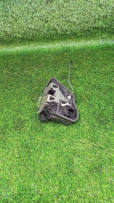 Замок двери задний левый BMW е90 Номер Состояние отличное В