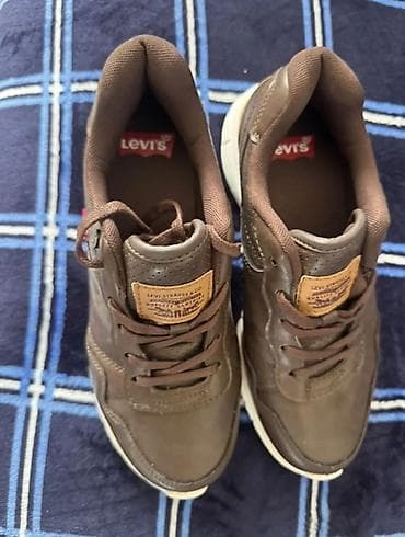 Мырзалардын бут кийими: Кроссовки Levi’s Купили во Франции за 69€, размер не подошёл - Модель — 4