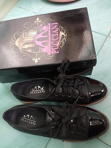 Туфли: Продаю женские кожаные туфли, новые 36 размер на узкую ножку, но — 9