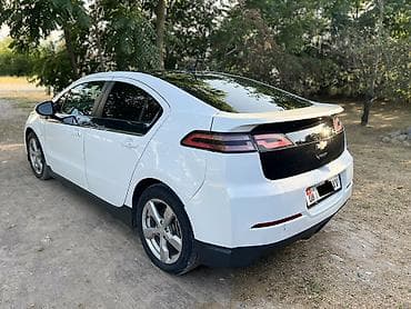 маленькие электро машины: Chevrolet Volt: 2011 г., 1.4 л, Автомат, Электромобиль, Лифтбек — 4
