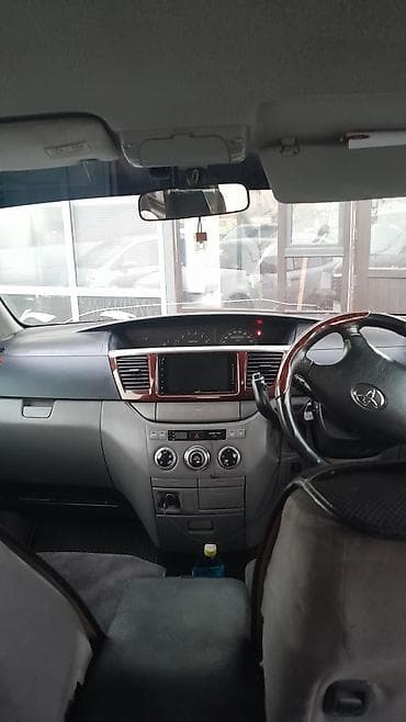 Транспорт: Toyota Noah: 2003 г., 2 л, Автомат, Бензин, Минивэн — 6