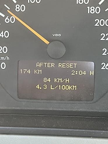 lx570 2016: Mercedes-Benz E-Class: 2001 г., 3.2 л, Автомат, Дизель, Седан — 4
