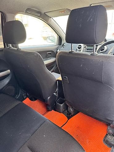 audi 4 2: Toyota Ist: 2003 г., 1.5 л, Автомат, Бензин, Хэтчбэк — 5