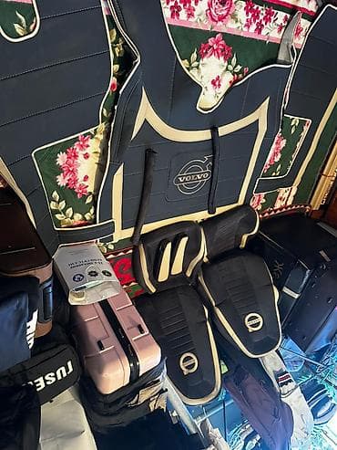 полик вольво: Комплект аксессуаров для салона грузовика Volvo. Состав: - Чехлы на — 10