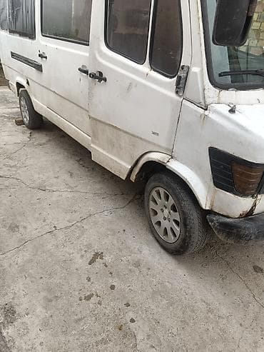 потолок мерс: Mercedes-Benz : 1991 г., 2.9 л, Механика, Дизель, Фургон — 6