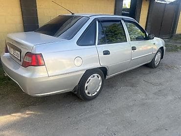 Daewoo Nexia: 2009 г., 1.6 л, Механика, Бензин, Седан
