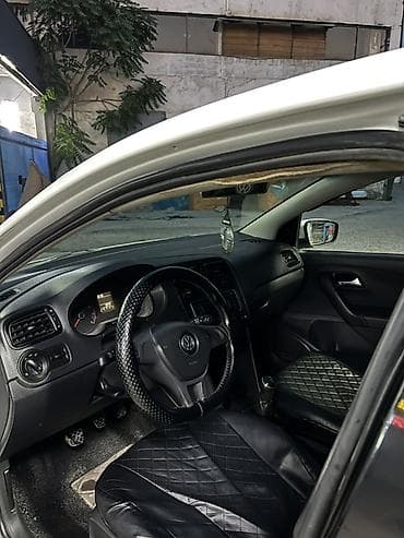 byd e2: Volkswagen Polo: 2019 г., Седан — 5